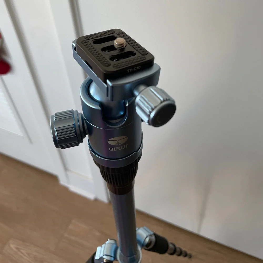 Sirui T-005BX Ultralight Travel Tripod with C-10S Ball-Head